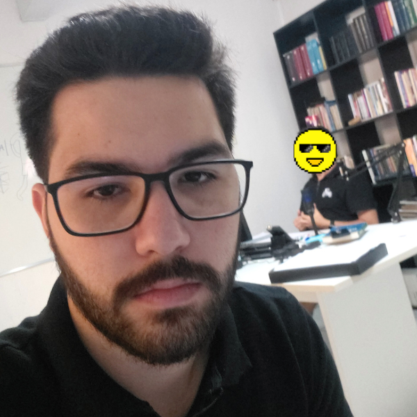 Gabriel Cavaz como co-produtor